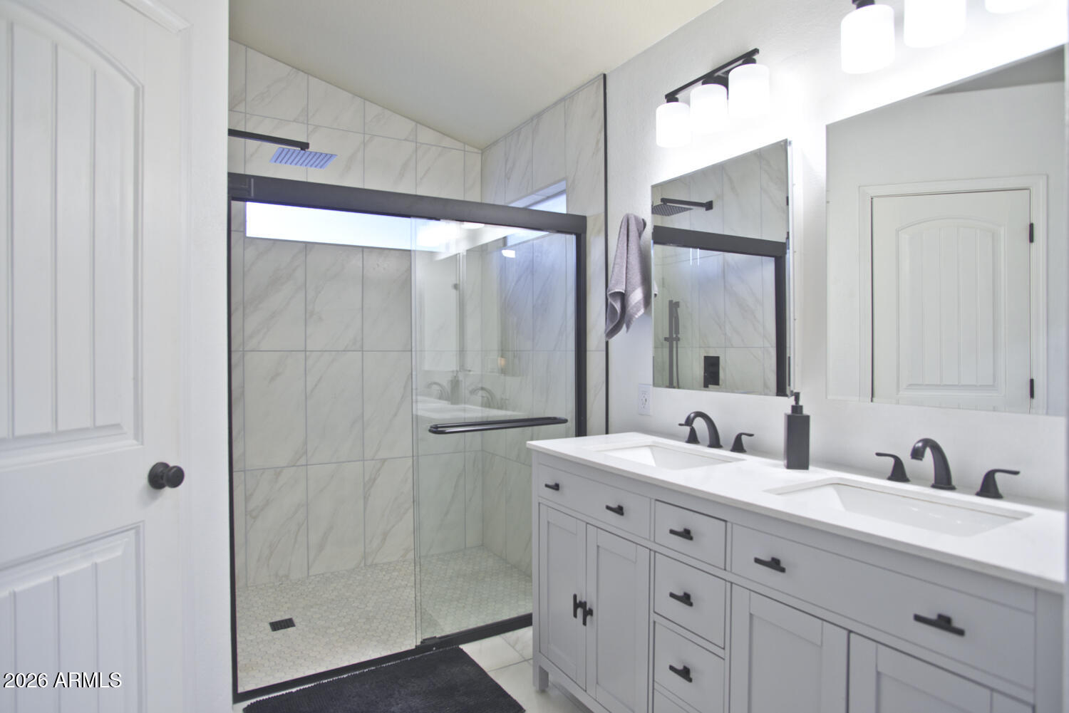 781 East Colt Road Chandler, AZ 85225 - Photo 7 of 14 PrimaryBath