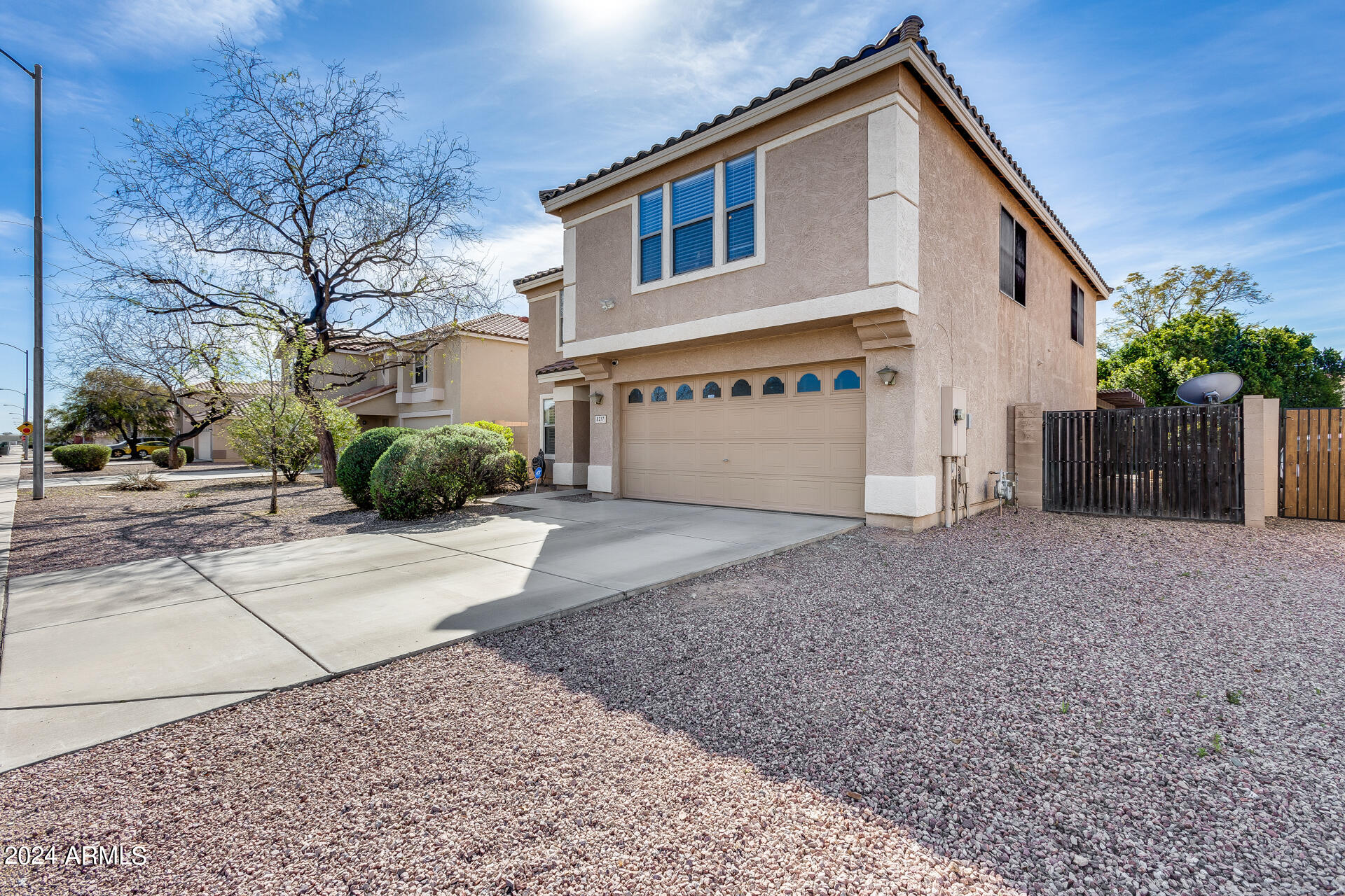 8217 West Hatcher Road Peoria, AZ 85345 - Photo 6 of 51