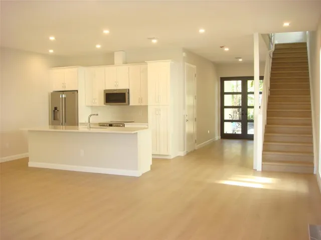 $6,000 | 706 Southwest 9th Terrace, Unit B, Fort Lauderdale, FL 33315