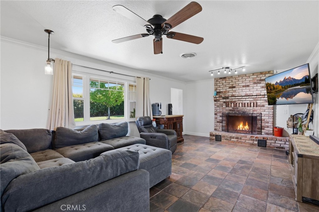 1581 Plumas Arboga Road Olivehurst, CA 95961 - Photo 6 of 64