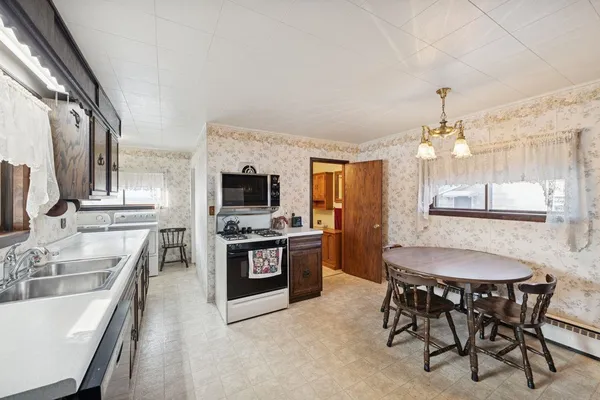 $168,920 | 119 16th Avenue East, Ashland, WI 54806