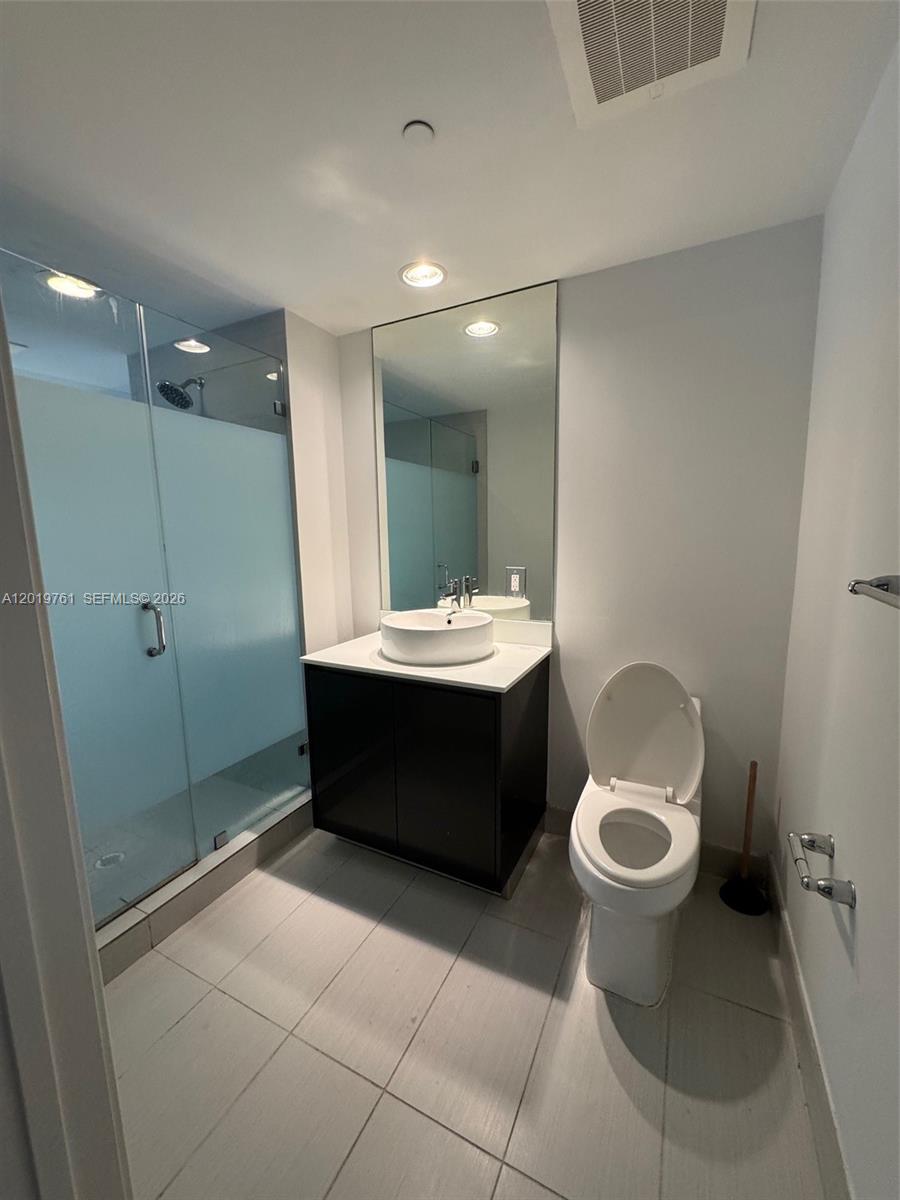 31 Southeast 6th Street, Unit 2004 Miami, FL 33131 - Photo 8 of 16