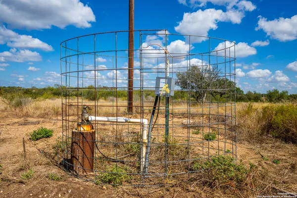 $160,000 | Cr 652 Cr 652, Devine, TX 78016