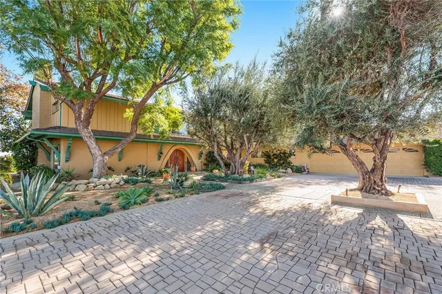 a view of a outdoor space