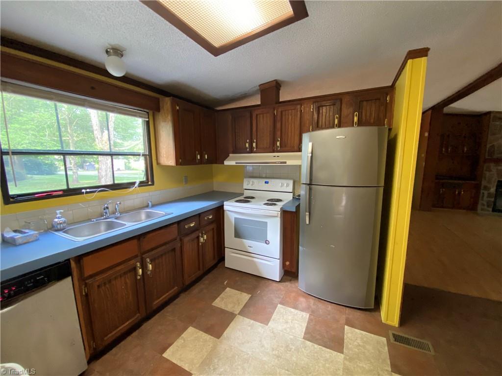 613 Southern Road King, NC 27021 - Photo 32 of 43 Gallery Image 32