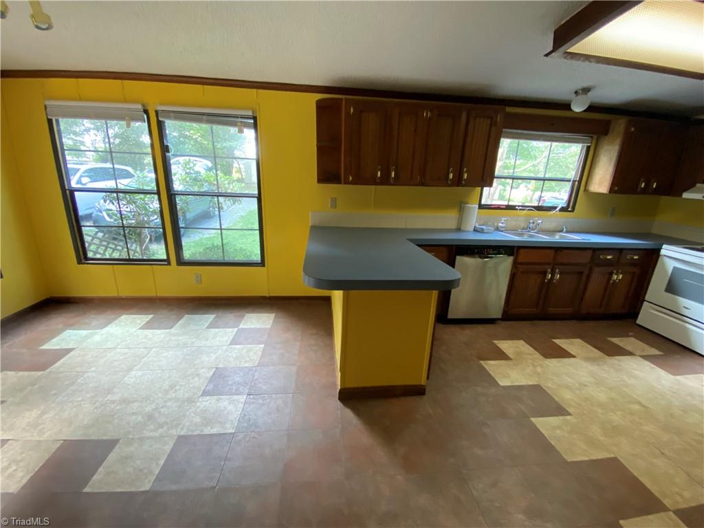 613 Southern Road King, NC 27021 - Photo 34 of 43 Gallery Image 34