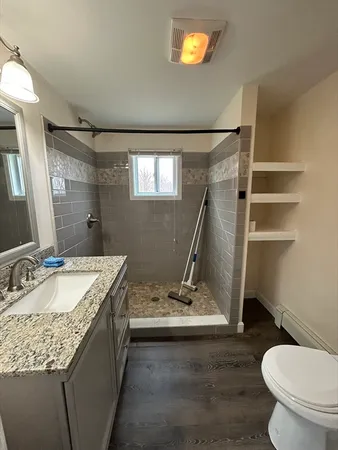 $1,900 | 80 North Main Street, Unit 2, Assonet, MA 02702