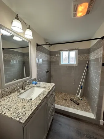 $1,900 | 80 North Main Street, Unit 2, Assonet, MA 02702