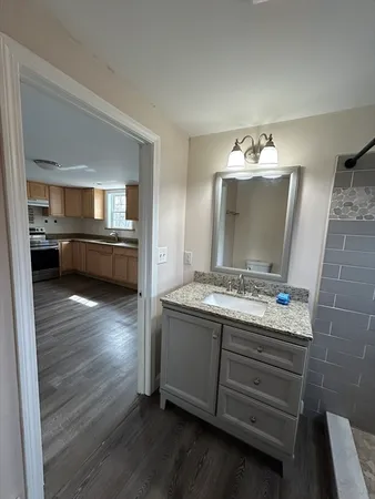 $1,900 | 80 North Main Street, Unit 2, Assonet, MA 02702