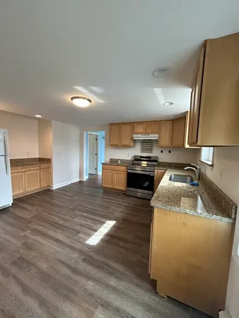 $1,900 | 80 North Main Street, Unit 2, Assonet, MA 02702