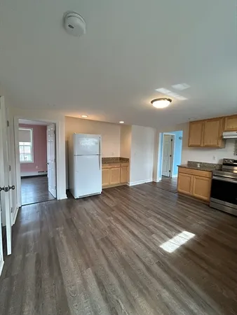 $1,900 | 80 North Main Street, Unit 2, Assonet, MA 02702