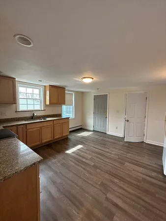 $1,900 | 80 North Main Street, Unit 2, Assonet, MA 02702