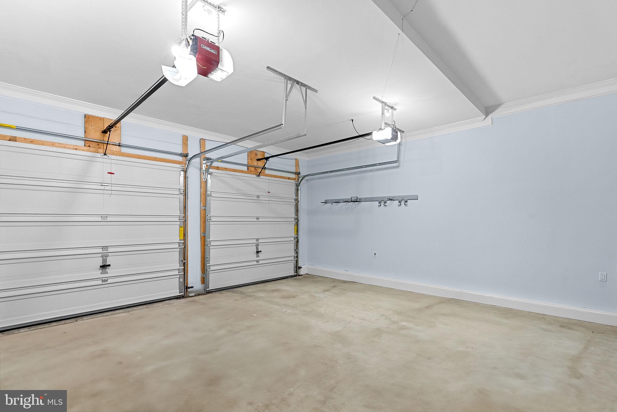 5 Ramsdell Court Round Hill, VA 20141 - Photo 83 of 107 Fully finished walls in garage.