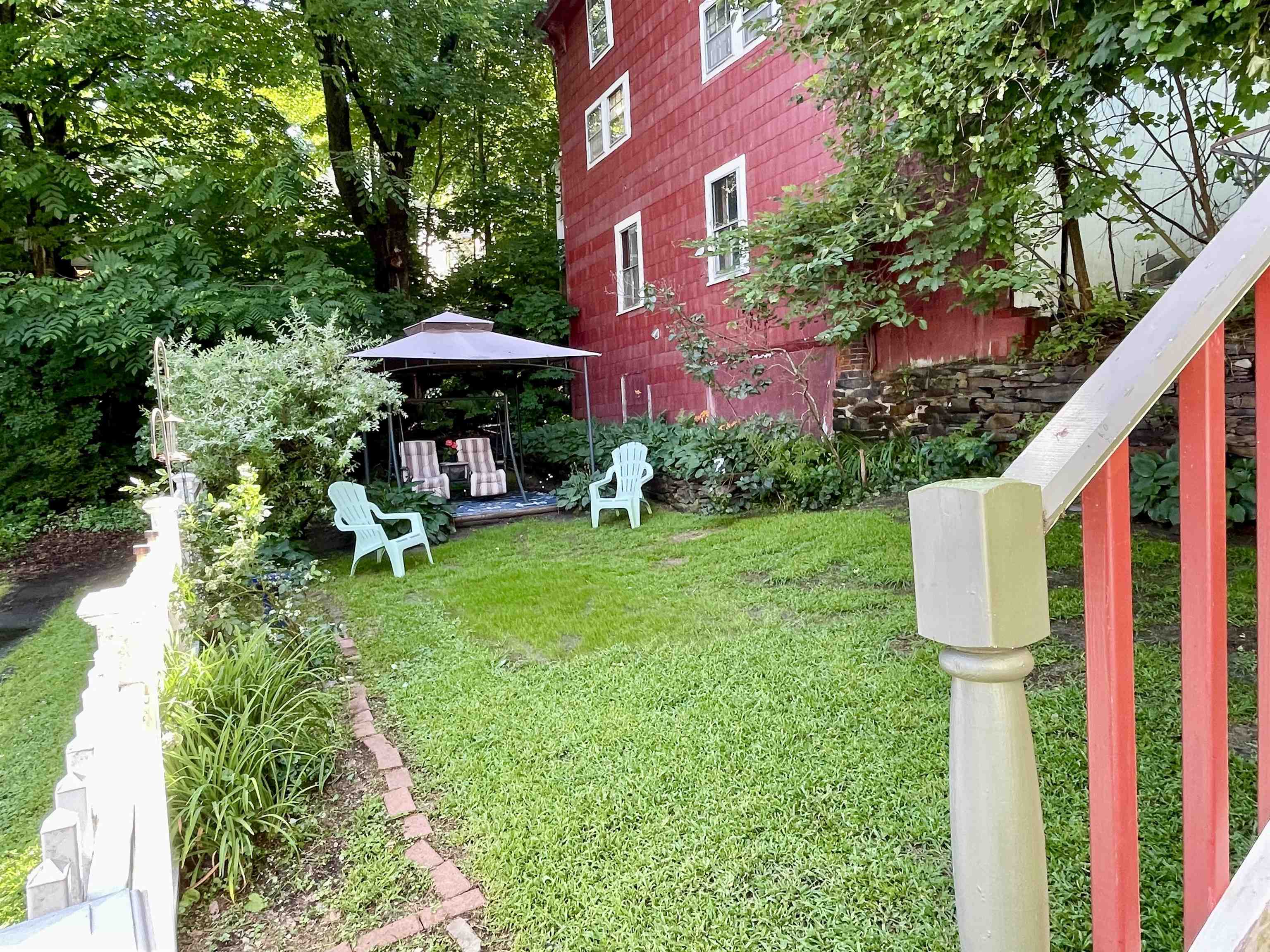 15 Earle Street Rockingham, VT 05101 - Photo 7 of 40