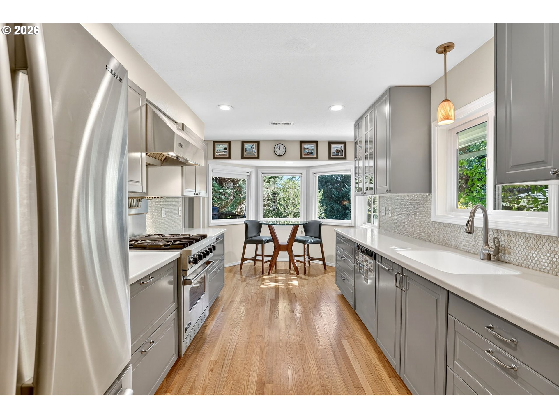 1620 Southwest Maplecrest Drive Portland, OR 97219 - Photo 15 of 48 Kitchen/Nook
