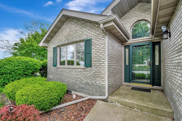 $259,000 | 1 Hilgert Court, Grant Park, IL 60940