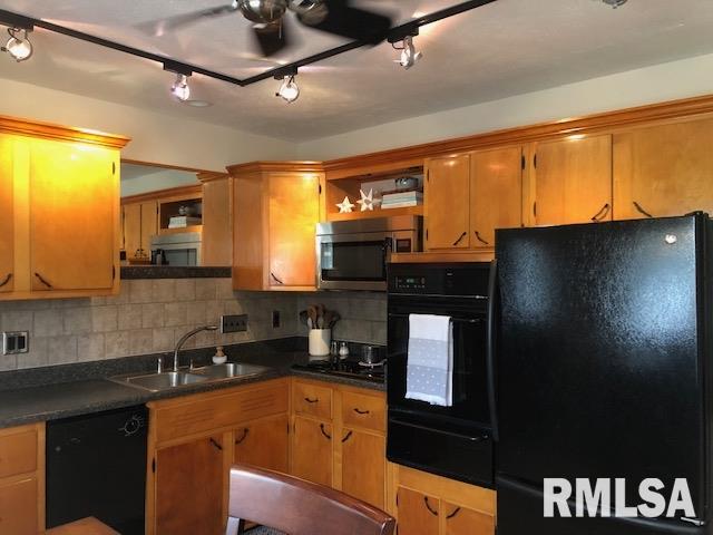 2121 East Sangamon Avenue Springfield, IL 62702 - Photo 8 of 19
