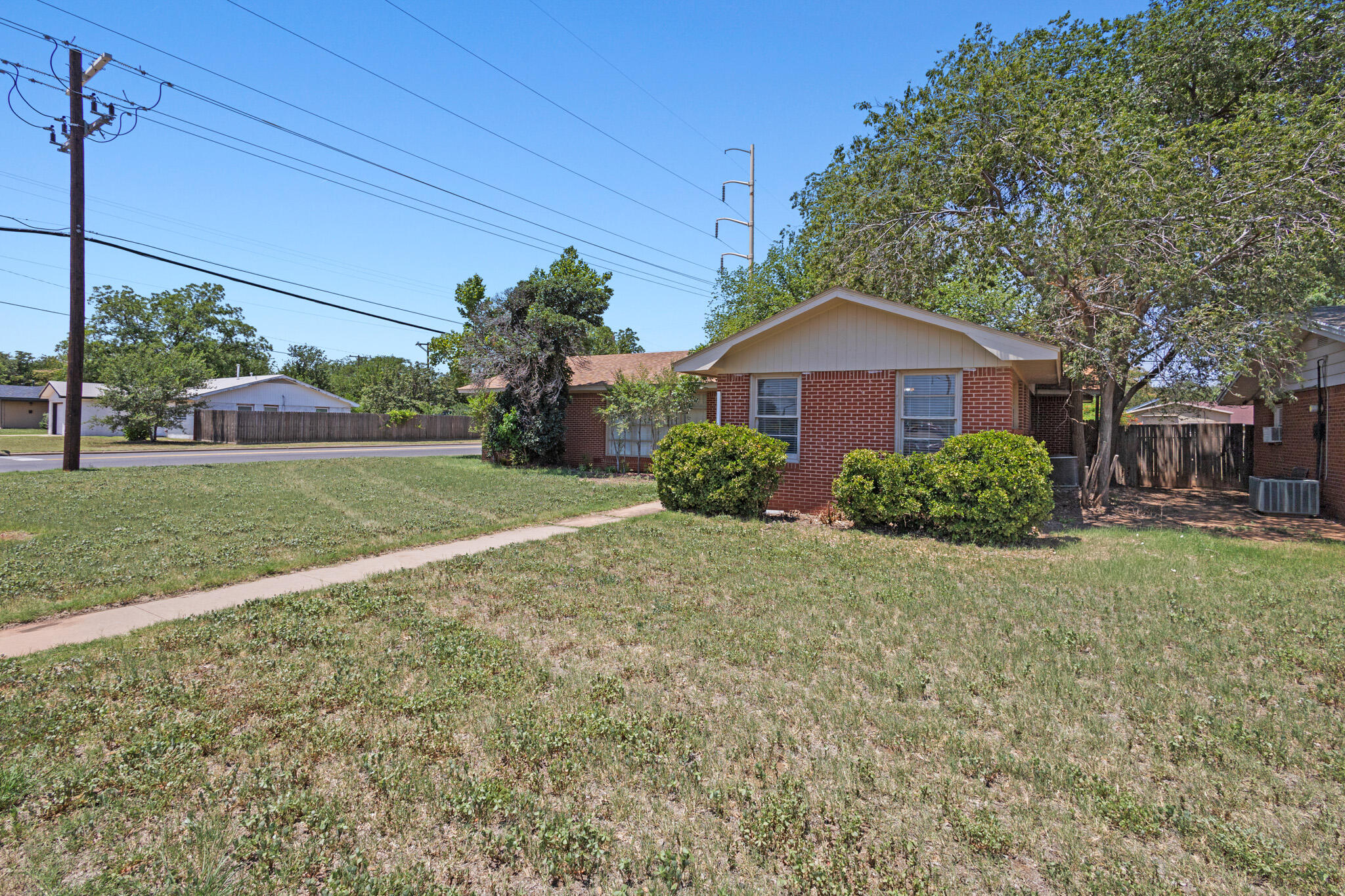 2826 58th Street Lubbock, TX 79413 - Photo 2 of 57 IMG_8975