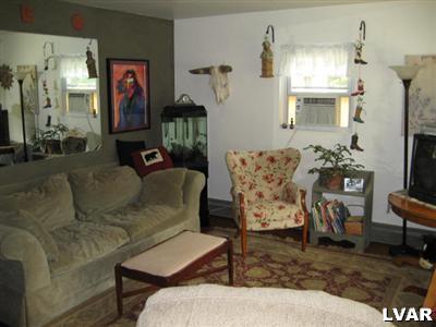 2559 Easton Road Hellertown, PA 18055 - Photo 4 of 11 Gallery Image 4