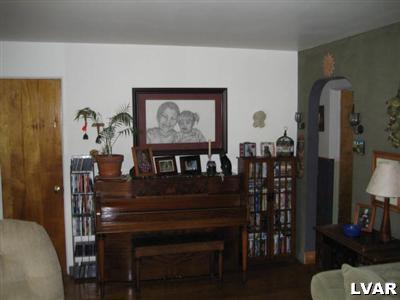 2559 Easton Road Hellertown, PA 18055 - Photo 5 of 11 Gallery Image 5
