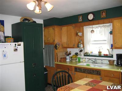 2559 Easton Road Hellertown, PA 18055 - Photo 8 of 11 Gallery Image 8