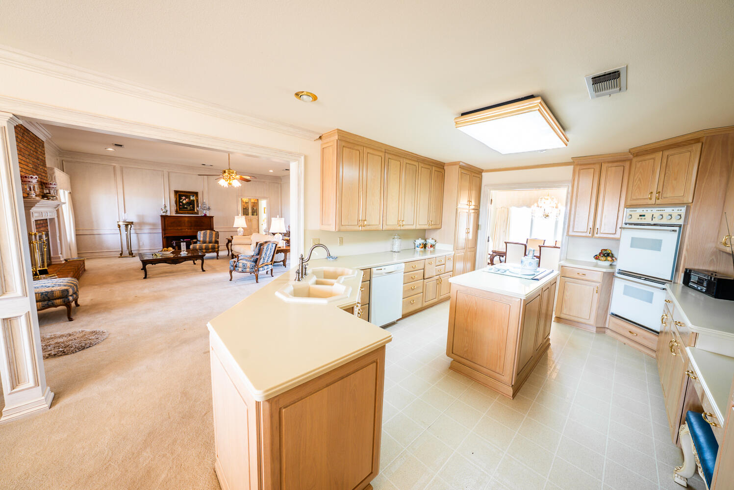 2210 West Division Street Slaton, TX 79364 - Photo 10 of 31 DSC00922
