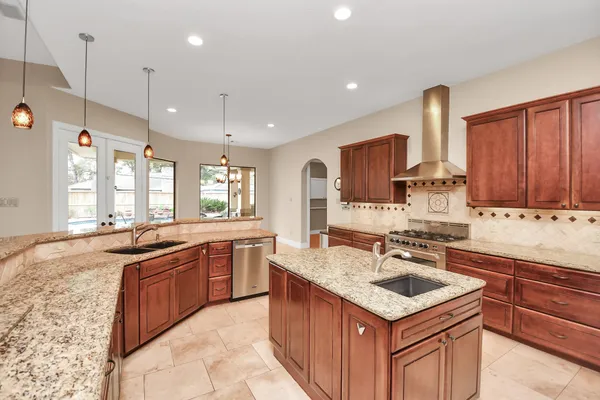 $9,500 | 1611 Lynnview Drive, Houston, TX 77055