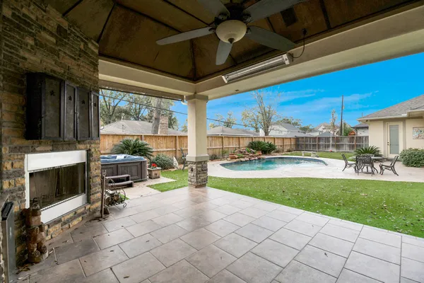 $9,500 | 1611 Lynnview Drive, Houston, TX 77055