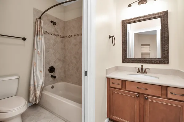 $9,500 | 1611 Lynnview Drive, Houston, TX 77055