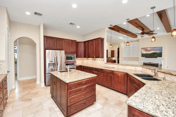 $9,500 | 1611 Lynnview Drive, Houston, TX 77055