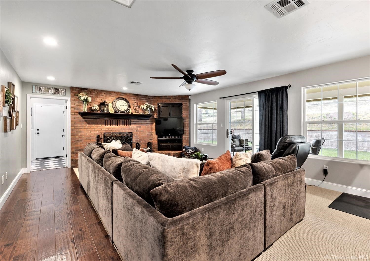 20861 Old Town Road Tehachapi, CA 93561 - Photo 11 of 31 Gallery Image 11