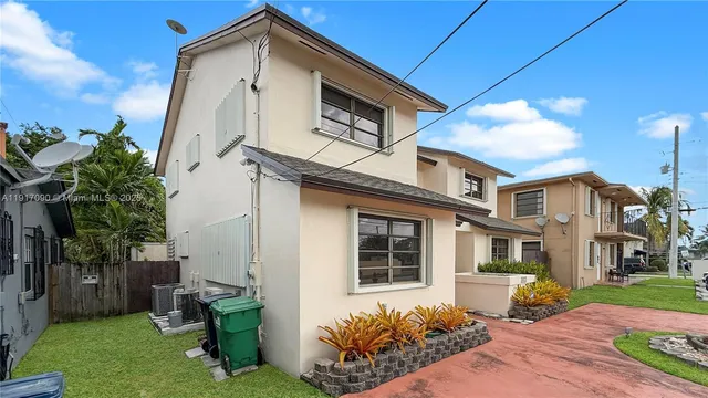 $4,900 | 8877 Southwest 36th Street, Miami, FL 33165