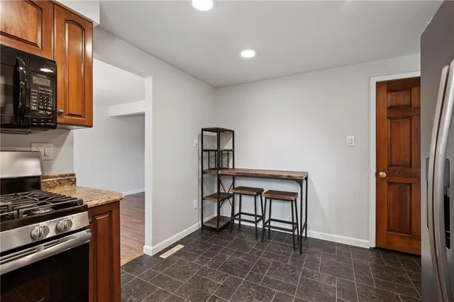 $2,900 | 2609 Fox Chase Court, Bridgeville, PA 15017