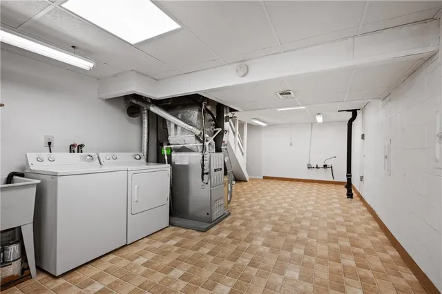 $2,900 | 2609 Fox Chase Court, Bridgeville, PA 15017