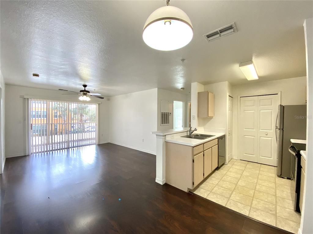 5459 Vineland Road, Unit 4201 Orlando, FL 32811 - Photo 4 of 11