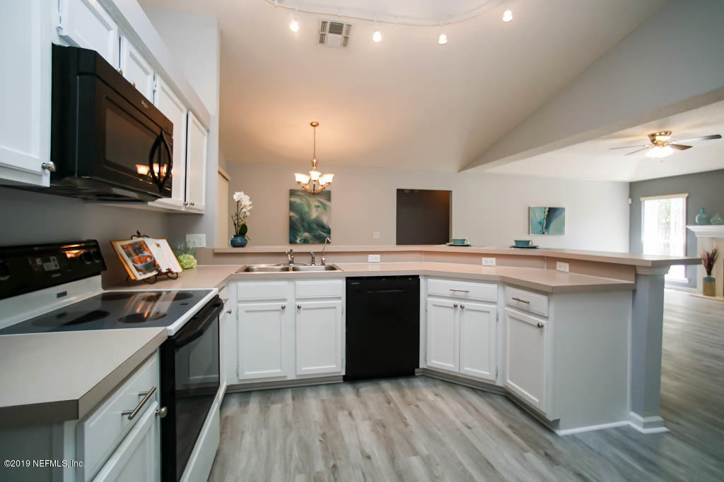 11929 Swooping Willow Road Jacksonville, FL 32223 - Photo 17 of 55 GKitchen View 5