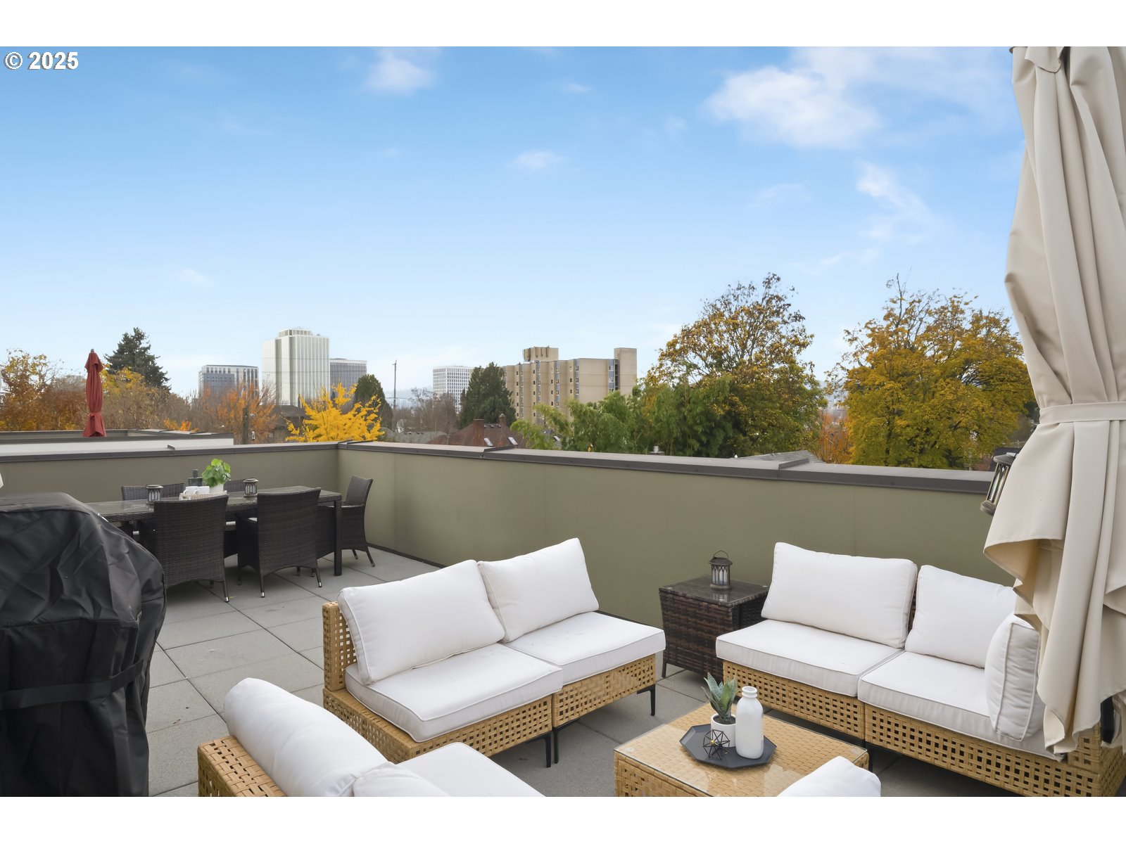 1102 Northeast Tillamook Street, Unit 5 Portland, OR 97212 - Photo 38 of 48 Deck