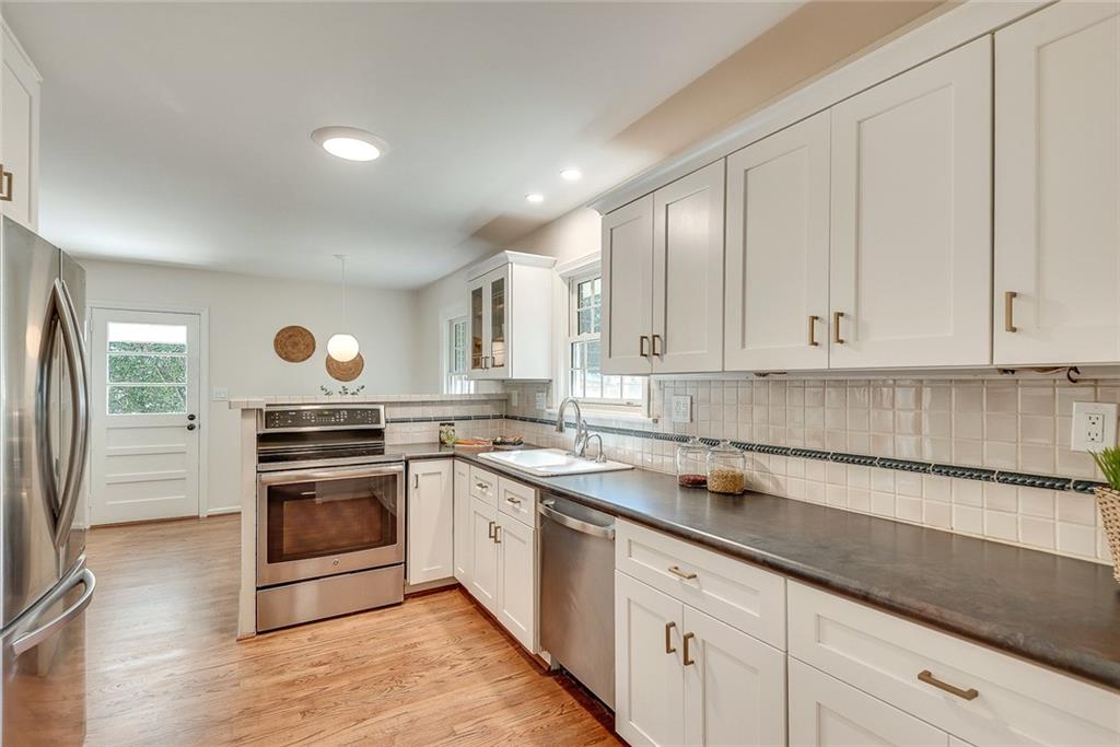 1275 Oak Grove Drive Decatur, GA 30033 - Photo 5 of 49