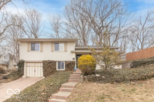 $229,900 | 520 Hawthorn Road, New Castle, IN 47362