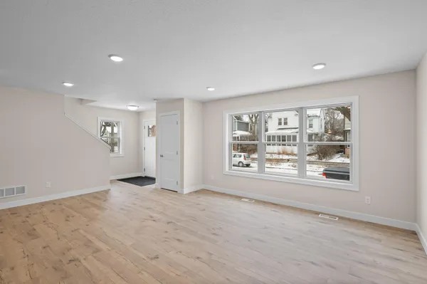 $799,900 | 820 26th Avenue Northeast, Minneapolis, MN 55418