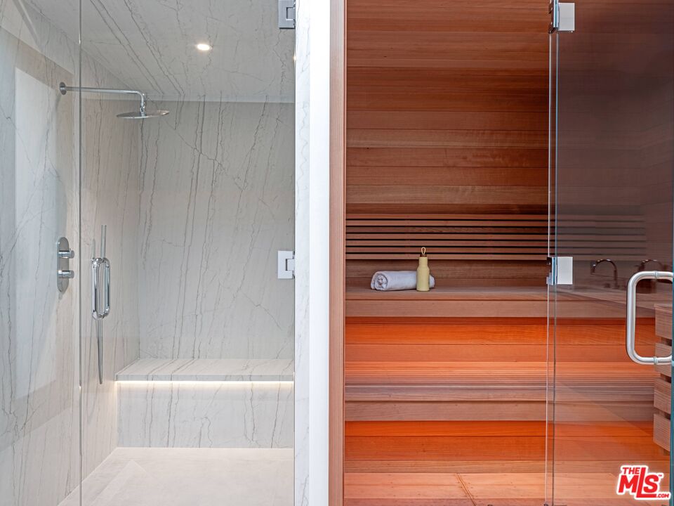 11809 Ellice Street Malibu, CA 90265 - Photo 26 of 39 a bathroom with a bathtub