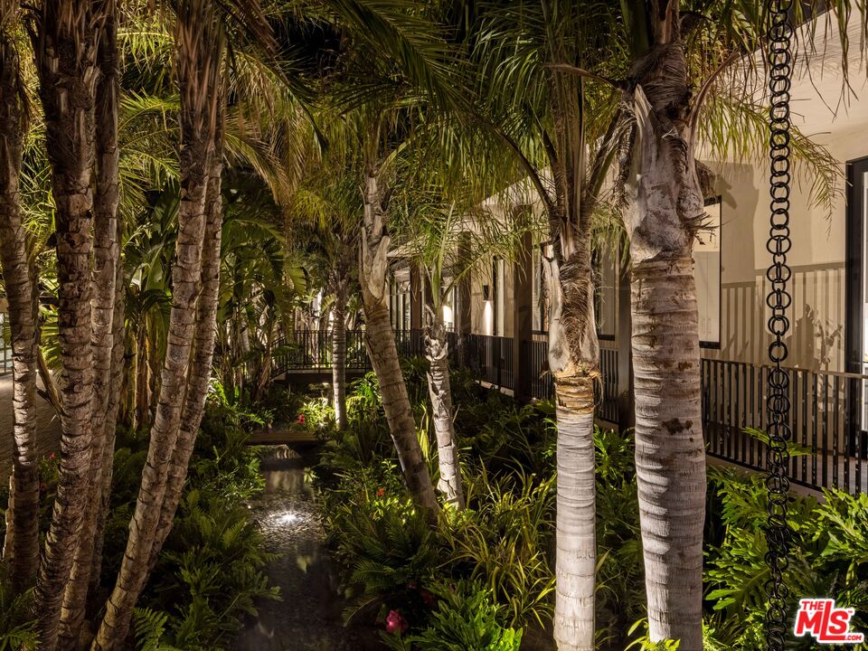 11809 Ellice Street Malibu, CA 90265 - Photo 30 of 39 a view of outdoor space