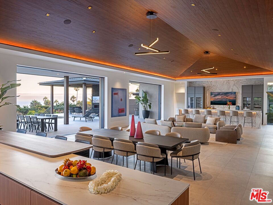 11809 Ellice Street Malibu, CA 90265 - Photo 4 of 39