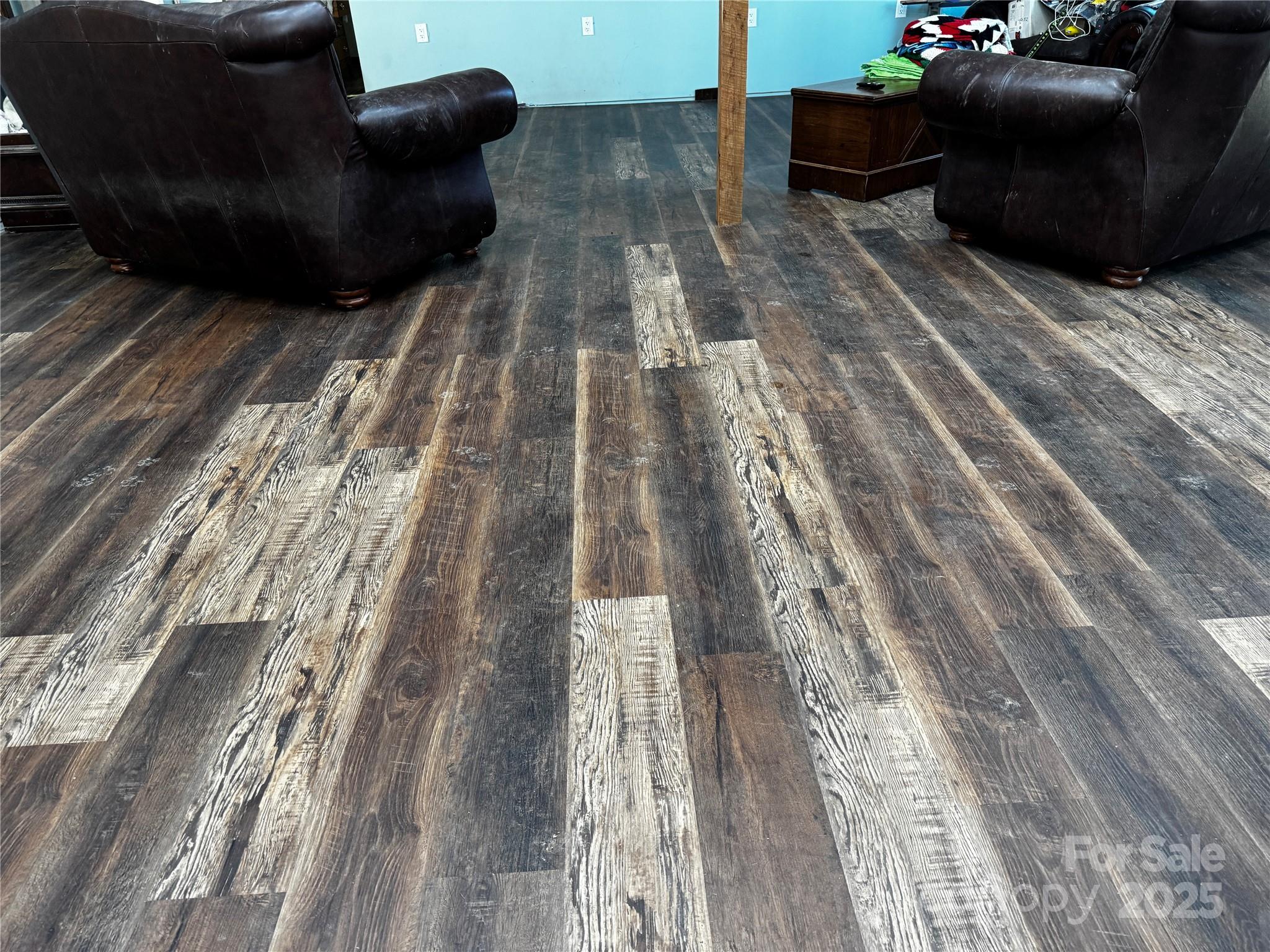 134 Charcoal Road Cherryville, NC 28021 - Photo 27 of 35 a living room with furniture and a rug