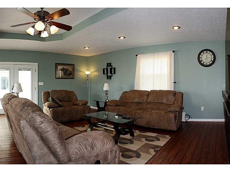 19480 Lamong Road Sheridan, IN 46069 - Photo 3 of 24 Gallery Image 3