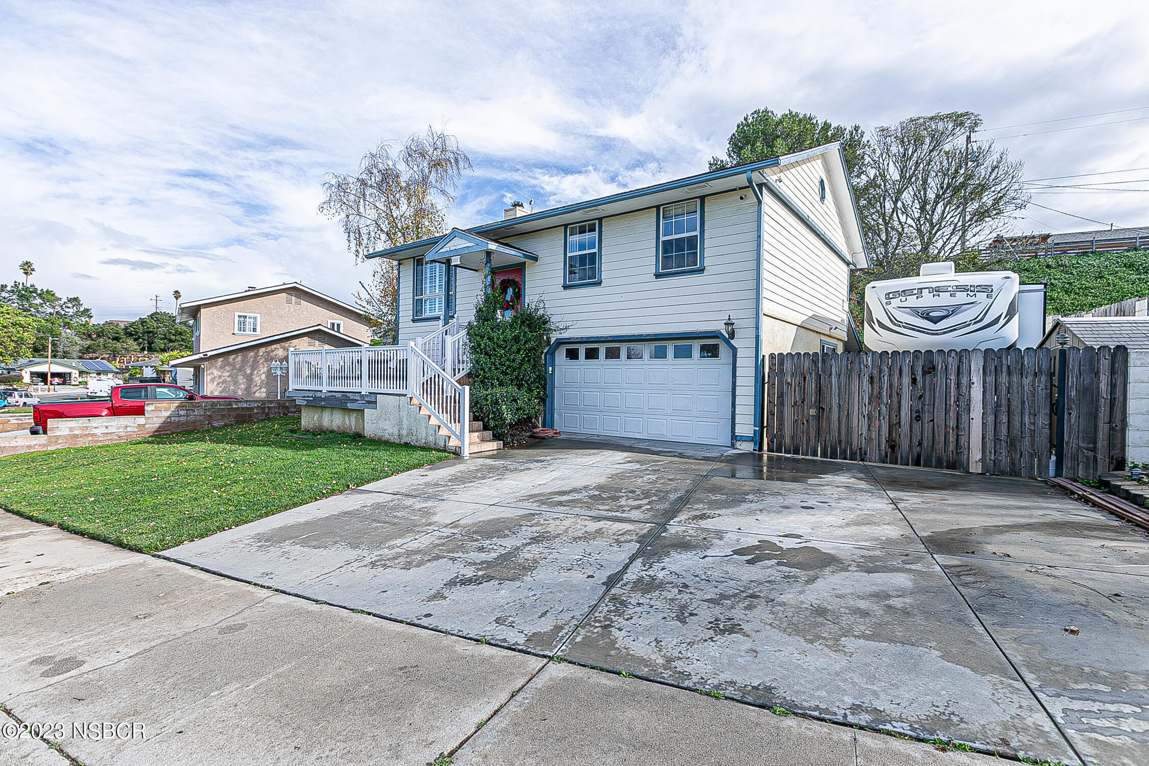 527 Sunbeam Road Lompoc, CA 93436 - Photo 2 of 29 527SunbeamRd_rv parking