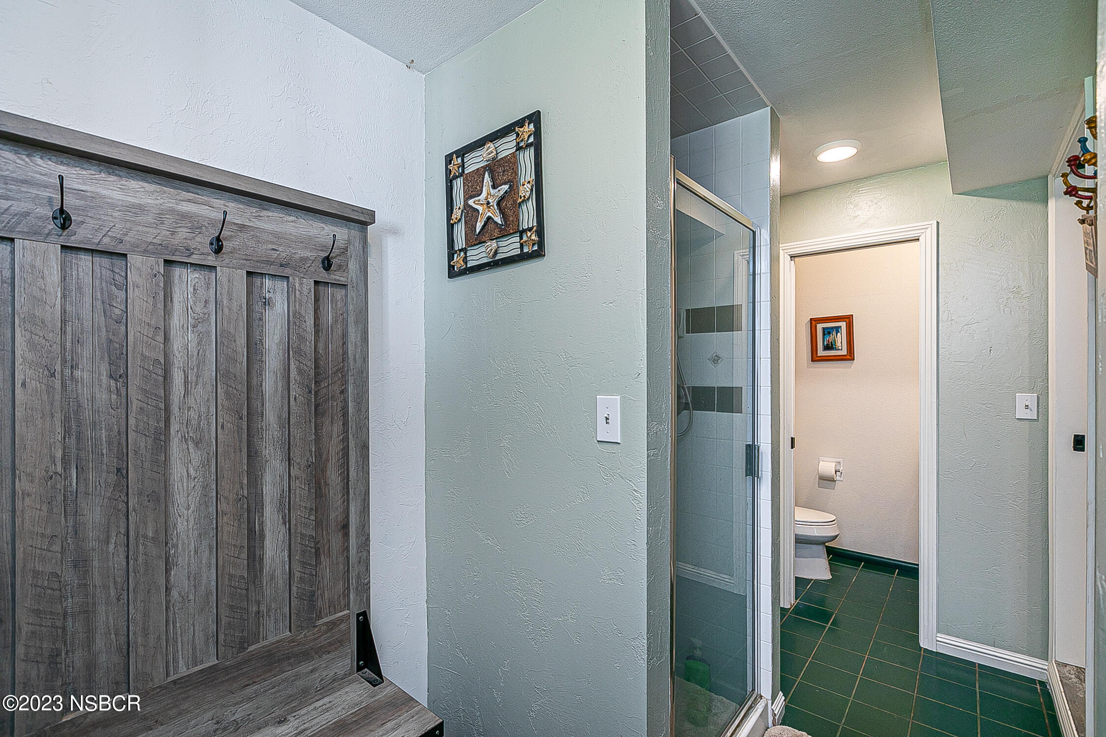 527 Sunbeam Road Lompoc, CA 93436 - Photo 21 of 29 527SunbeamRd_bthrm 2