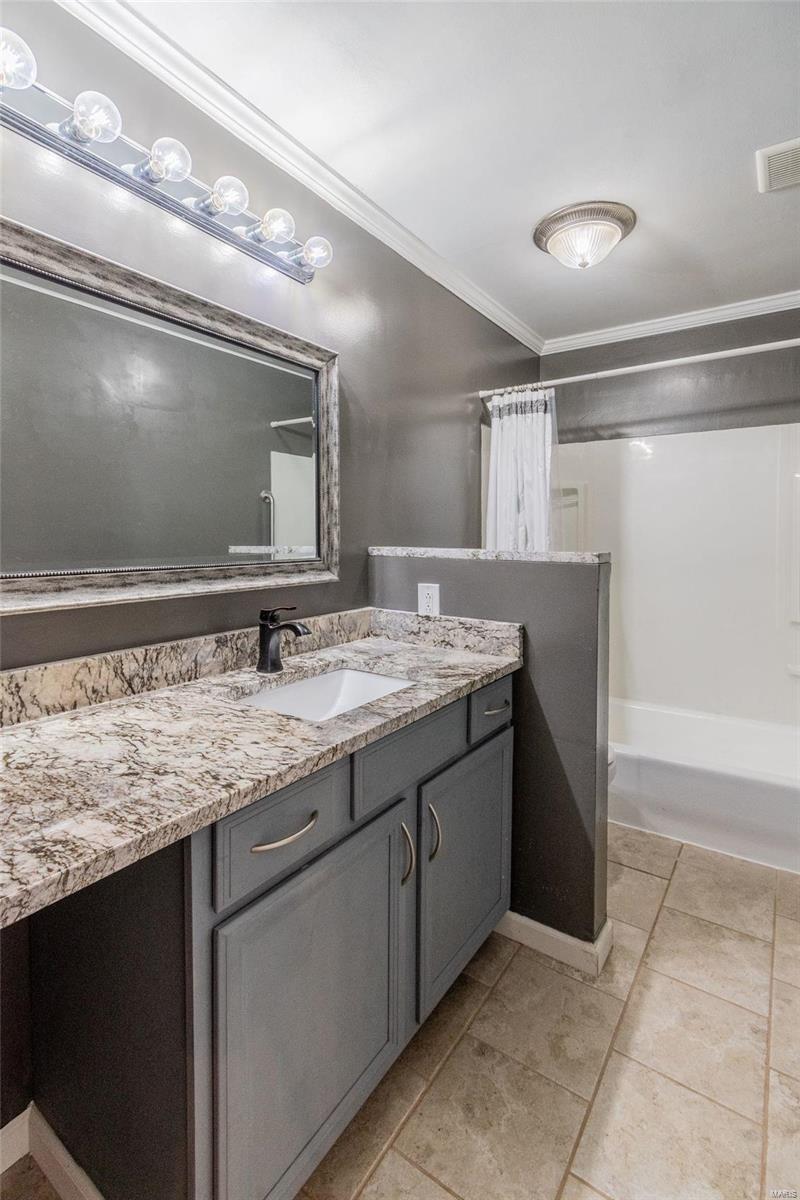976 Motherhead Road St. Charles, MO 63304 - Photo 11 of 28 Gallery Image 11
