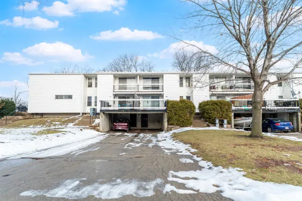 $137,900 | 1422 West 2nd Avenue, Oshkosh, WI 54902