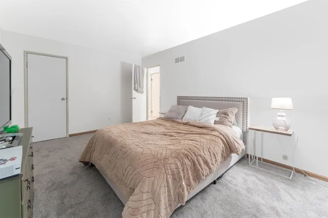 $139,900 | 1422 West 2nd Avenue, Oshkosh, WI 54902